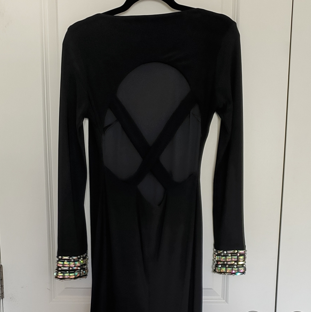 Beautiful black open back gown - Picture 5 of 10
